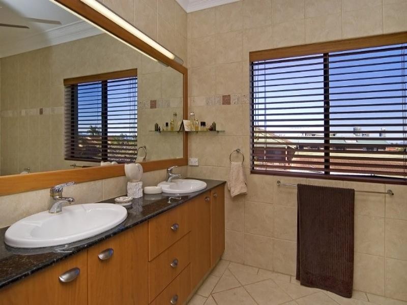 1/26 Shearwater Esplande, Runaway Bay QLD 4216