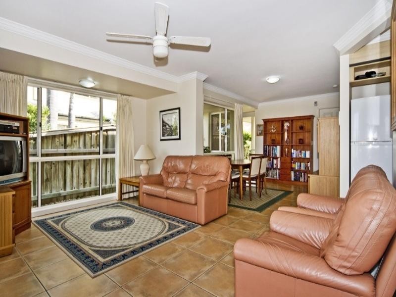 24/82 Limetree Parade, Runaway Bay QLD 4216