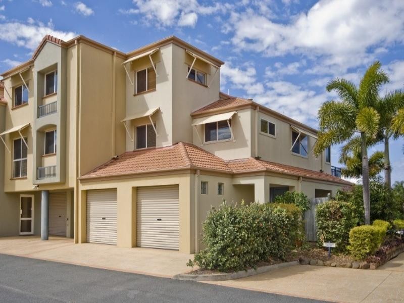 24/82 Limetree Parade, Runaway Bay QLD 4216