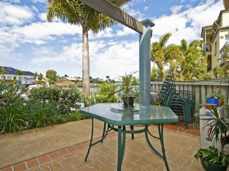 24/82 Limetree Parade, Runaway Bay QLD 4216