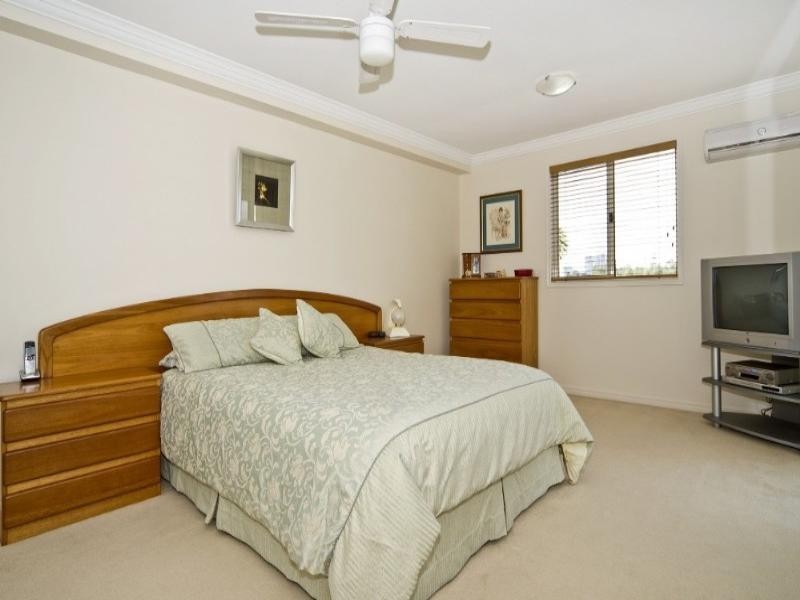 24/82 Limetree Parade, Runaway Bay QLD 4216