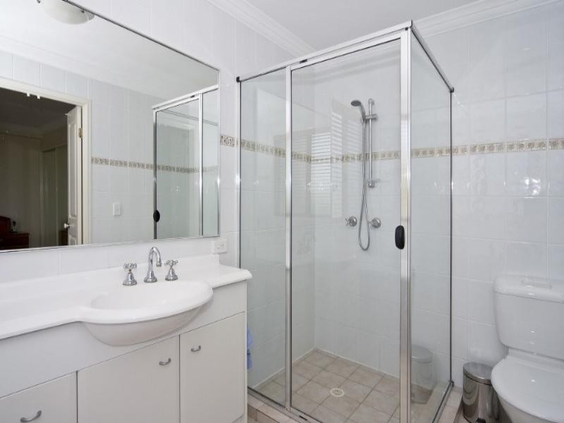 24/82 Limetree Parade, Runaway Bay QLD 4216