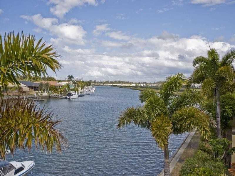 24/82 Limetree Parade, Runaway Bay QLD 4216
