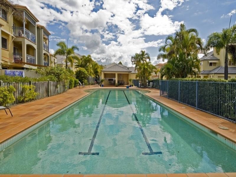 24/82 Limetree Parade, Runaway Bay QLD 4216