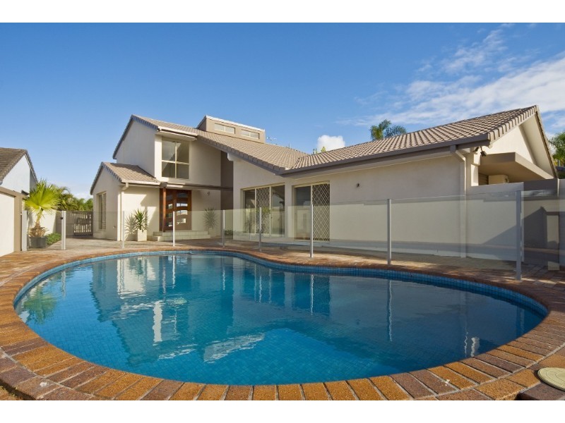 5 Smugglers Place, Runaway Bay QLD 4216