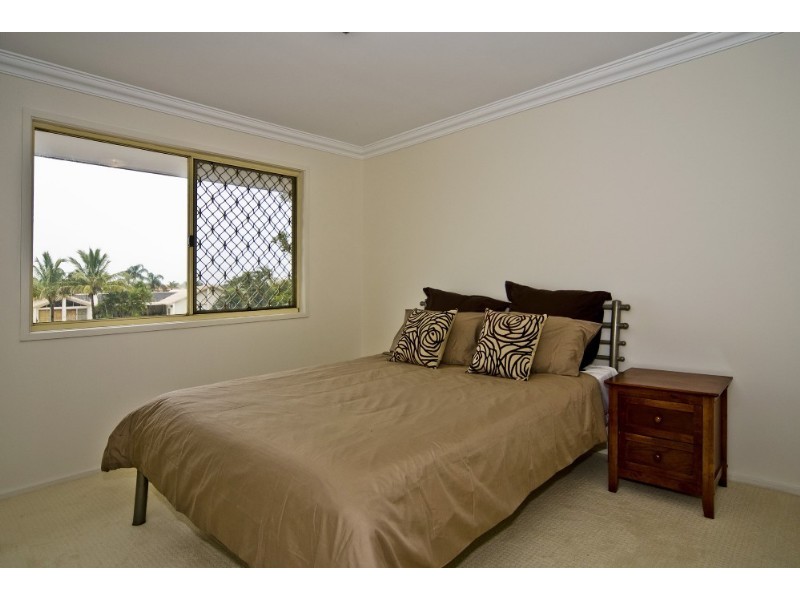 5 Smugglers Place, Runaway Bay QLD 4216