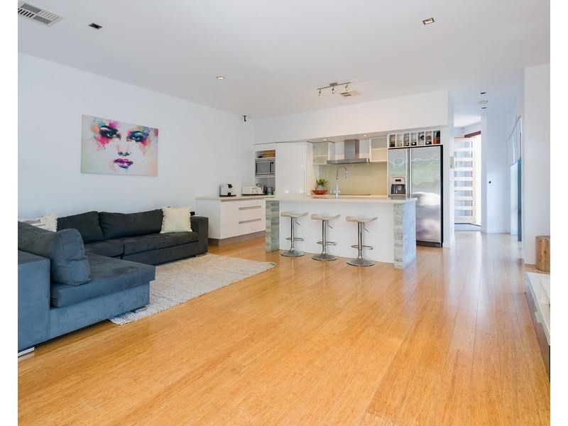 1/10 Rouen Avenue, Paradise Point QLD 4216