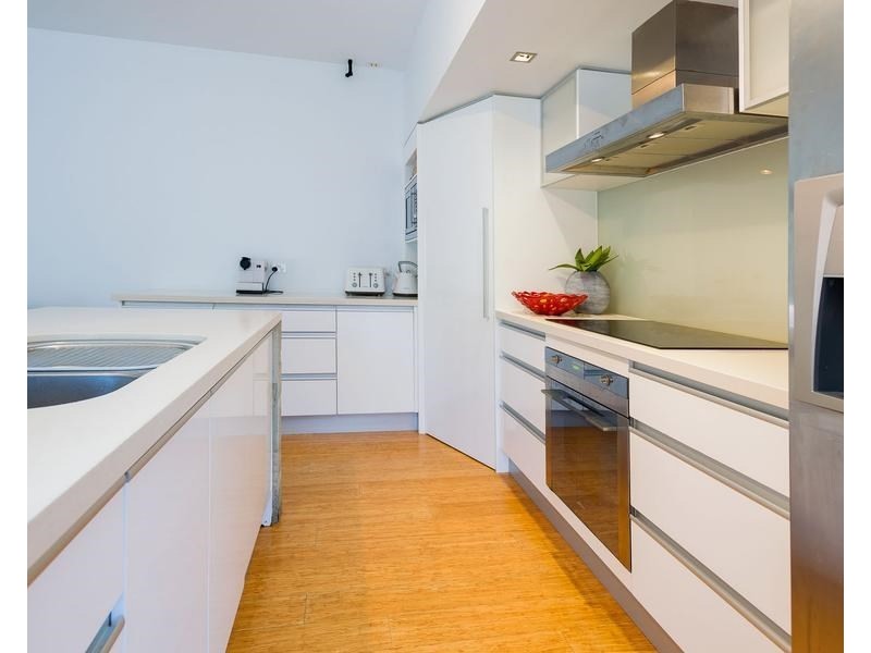1/10 Rouen Avenue, Paradise Point QLD 4216