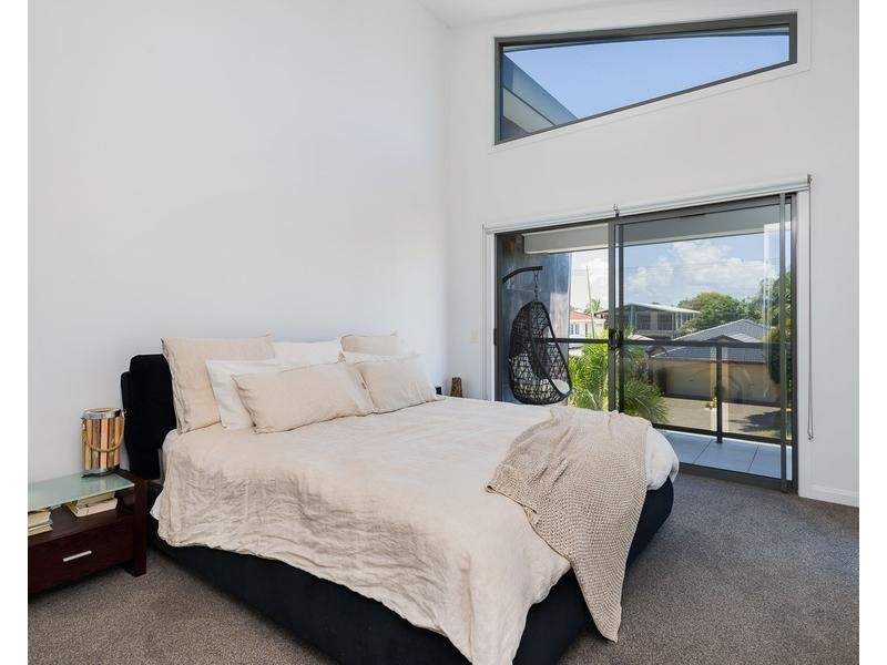 1/10 Rouen Avenue, Paradise Point QLD 4216