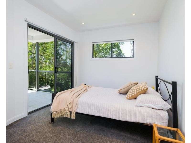 1/10 Rouen Avenue, Paradise Point QLD 4216