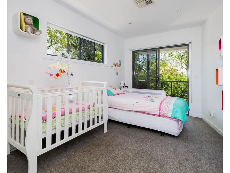 1/10 Rouen Avenue, Paradise Point QLD 4216