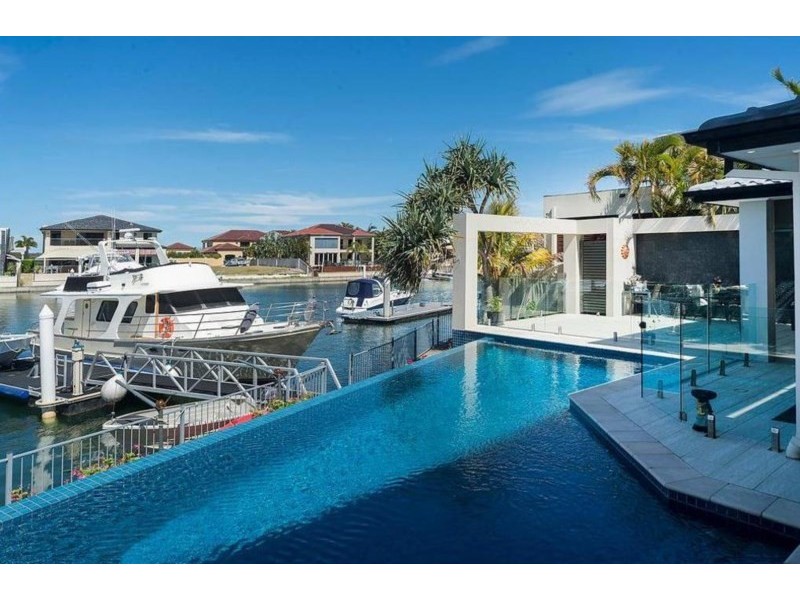 8 Kensington Mews, Sovereign Islands QLD 4216