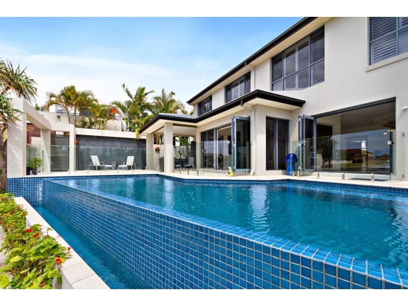 8 Kensington Mews, Sovereign Islands QLD 4216