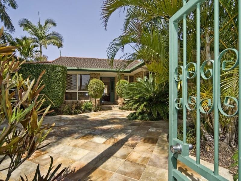 5 Erave Avenue, Runaway Bay QLD 4216