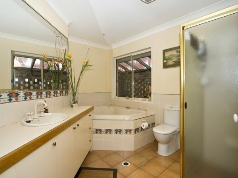 5 Erave Avenue, Runaway Bay QLD 4216