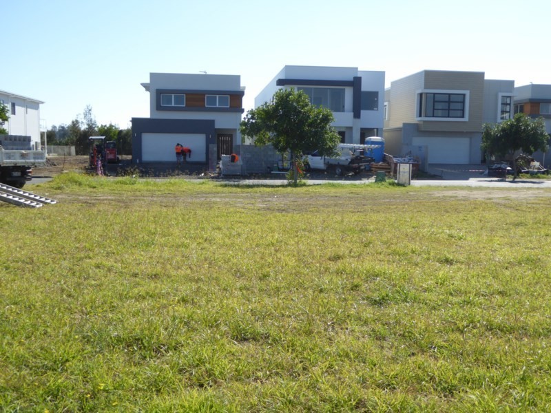 82 River Links Boulevard East, Helensvale QLD 4212