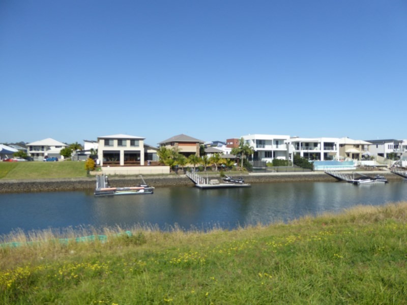 82 River Links Boulevard East, Helensvale QLD 4212