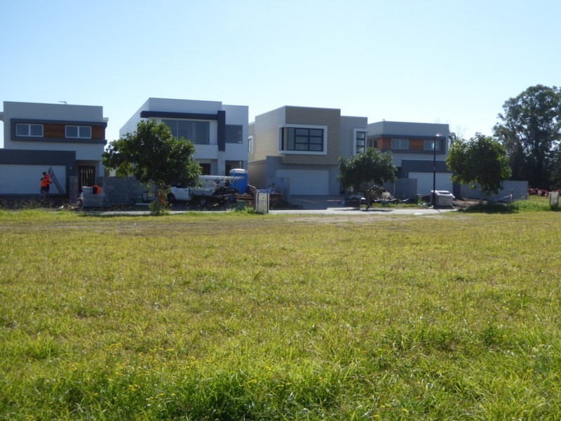 82 River Links Boulevard East, Helensvale QLD 4212