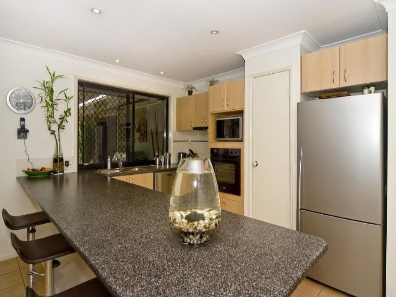 3 Deal Cove, Arundel QLD 4214