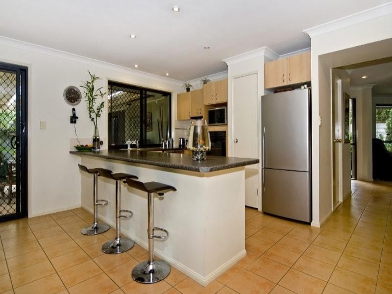 3 Deal Cove, Arundel QLD 4214