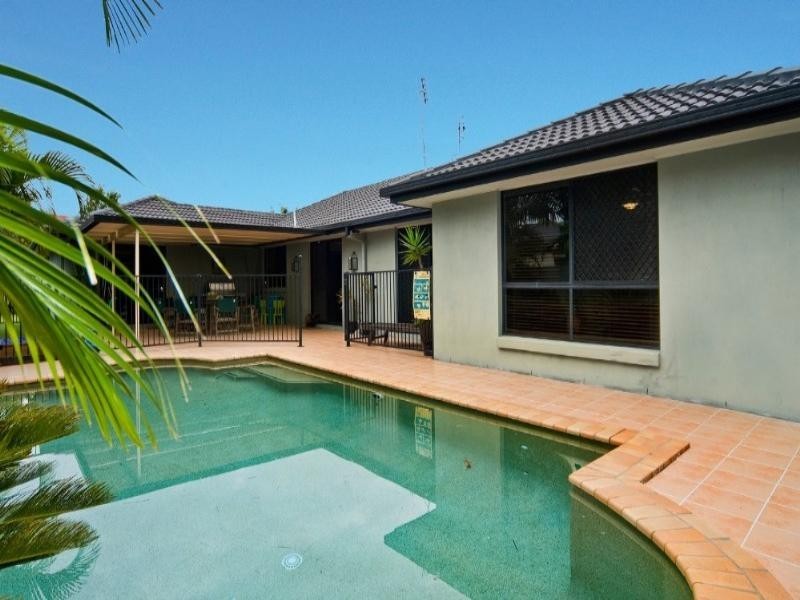 3 Deal Cove, Arundel QLD 4214