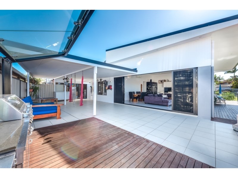 8 Longboat Place, Biggera Waters QLD 4216