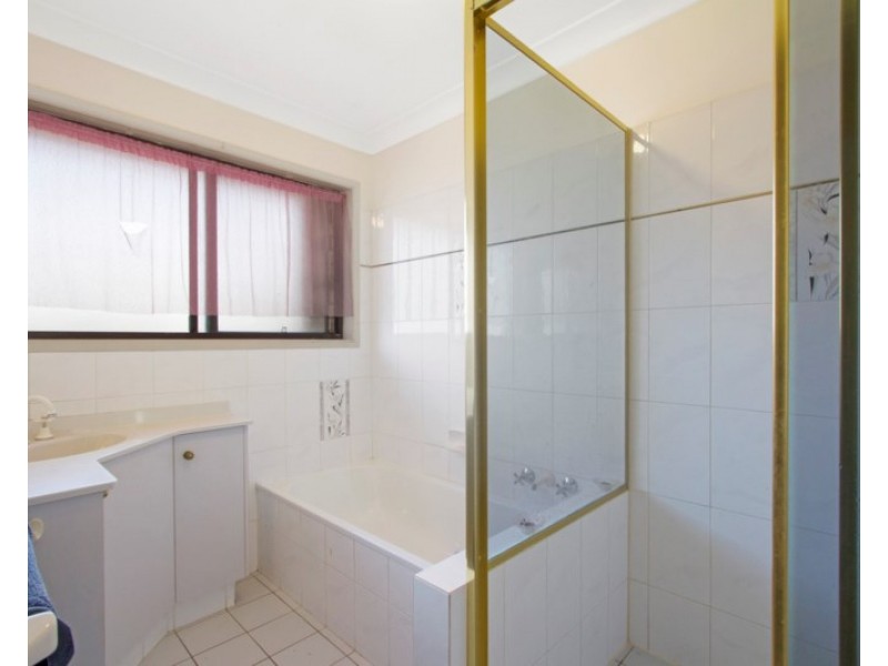 8 Tallara Street, Coombabah QLD 4216