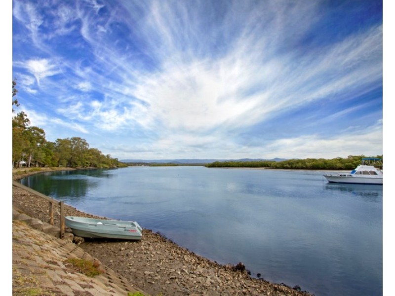 8 Tallara Street, Coombabah QLD 4216