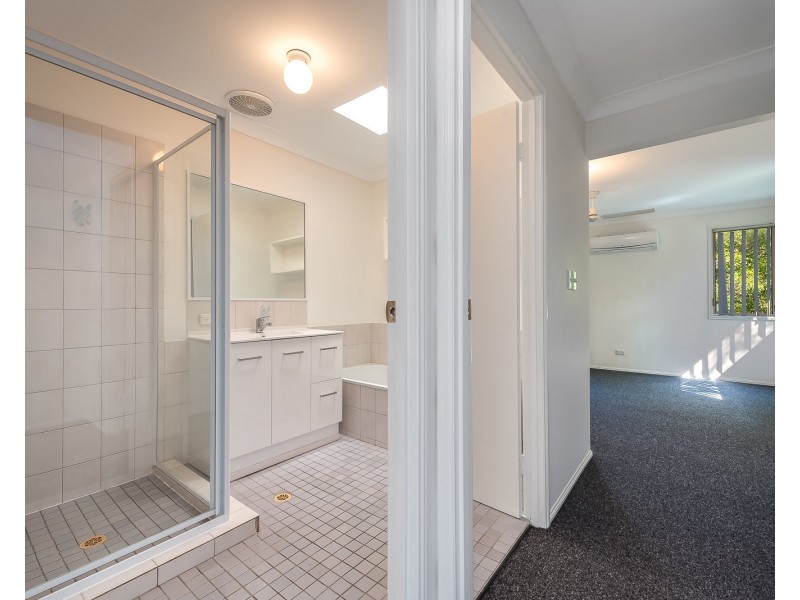 208/641 Pine Ridge Road, Biggera Waters QLD 4216