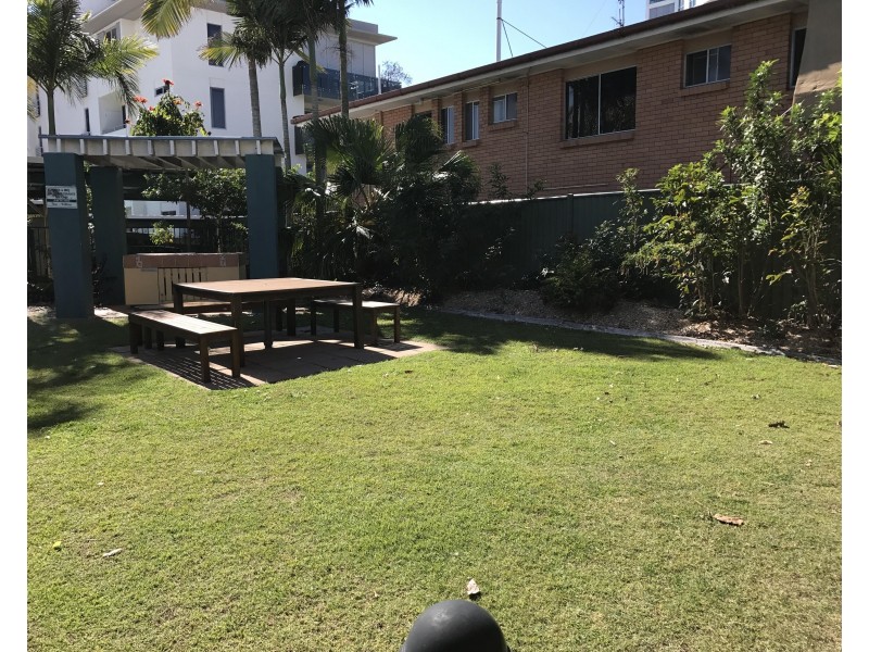 2/125 Frank Street, Labrador QLD 4215