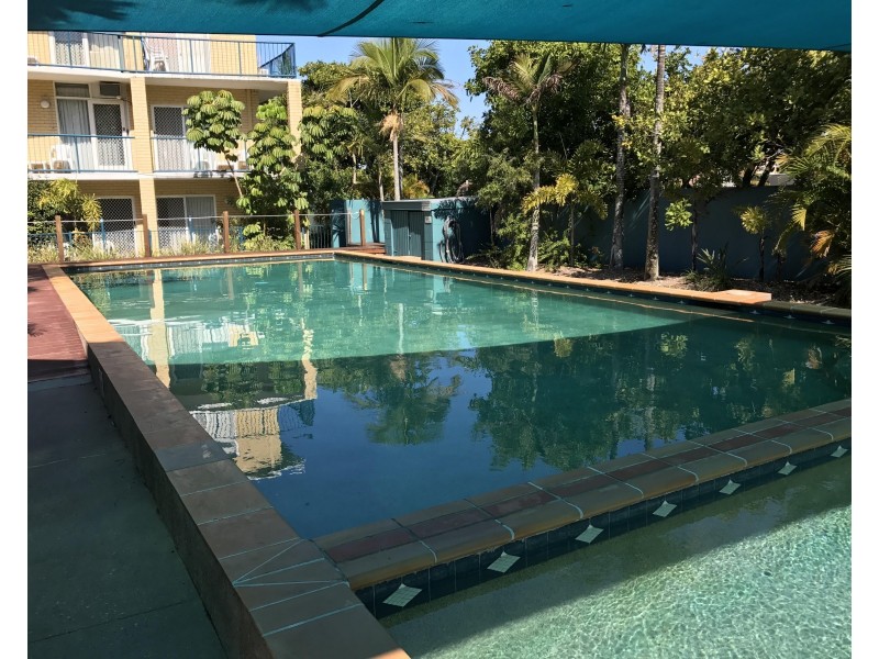 2/125 Frank Street, Labrador QLD 4215