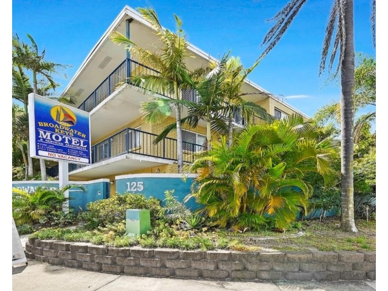 2/125 Frank Street, Labrador QLD 4215