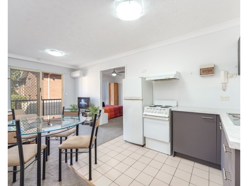 8/63 Queen Street, Southport QLD 4215