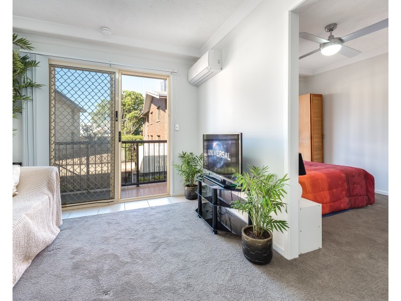 8/63 Queen Street, Southport QLD 4215