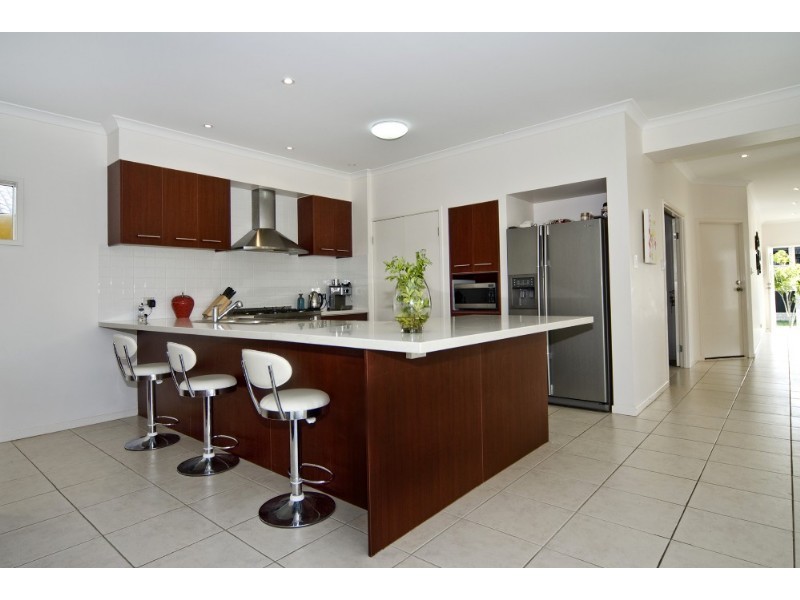 54 Brittany Drive, Oxenford QLD 4210