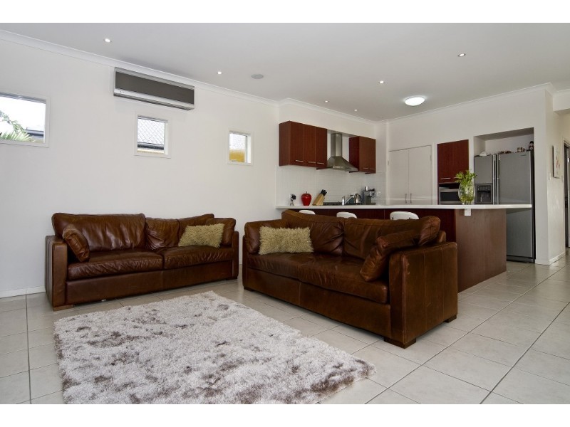 54 Brittany Drive, Oxenford QLD 4210