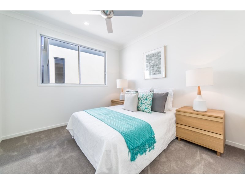 4 Drome Street, Runaway Bay QLD 4216