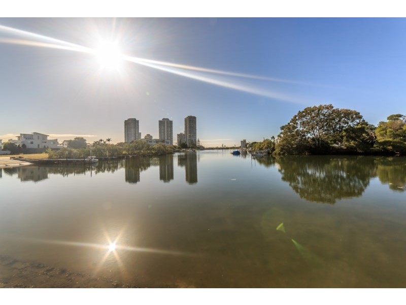 4 Drome Street, Runaway Bay QLD 4216