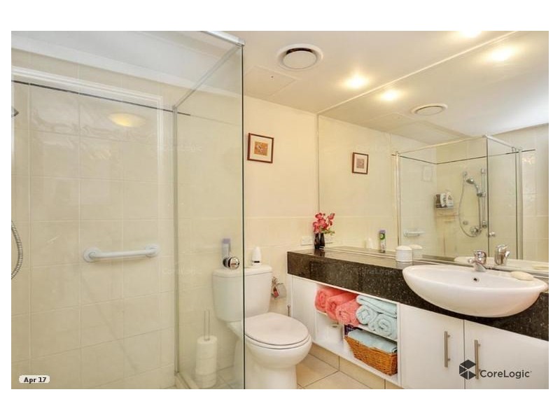 5/242-244 Marine Parade, Labrador QLD 4215