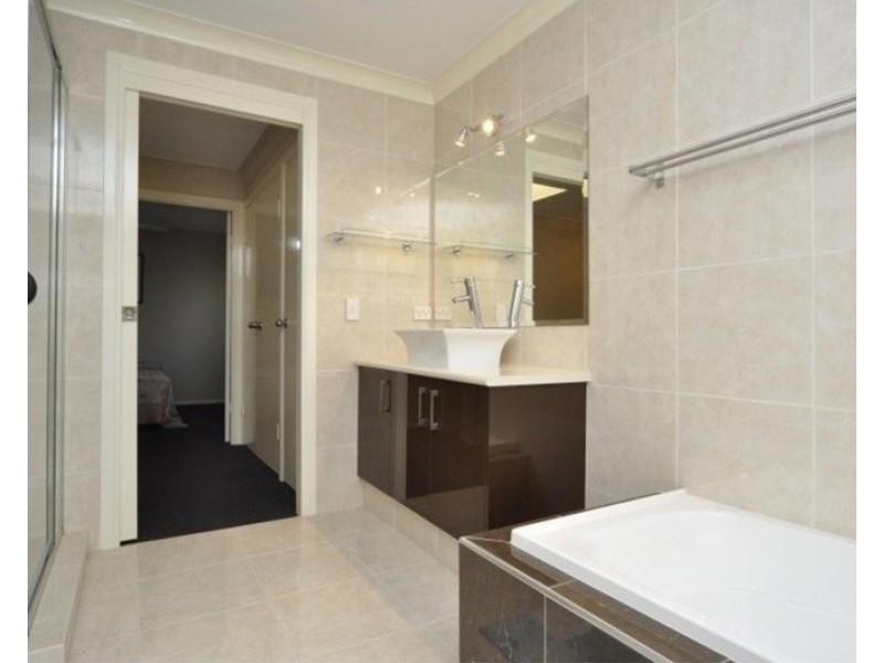 1/348 Oxley Drive, Coombabah QLD 4216