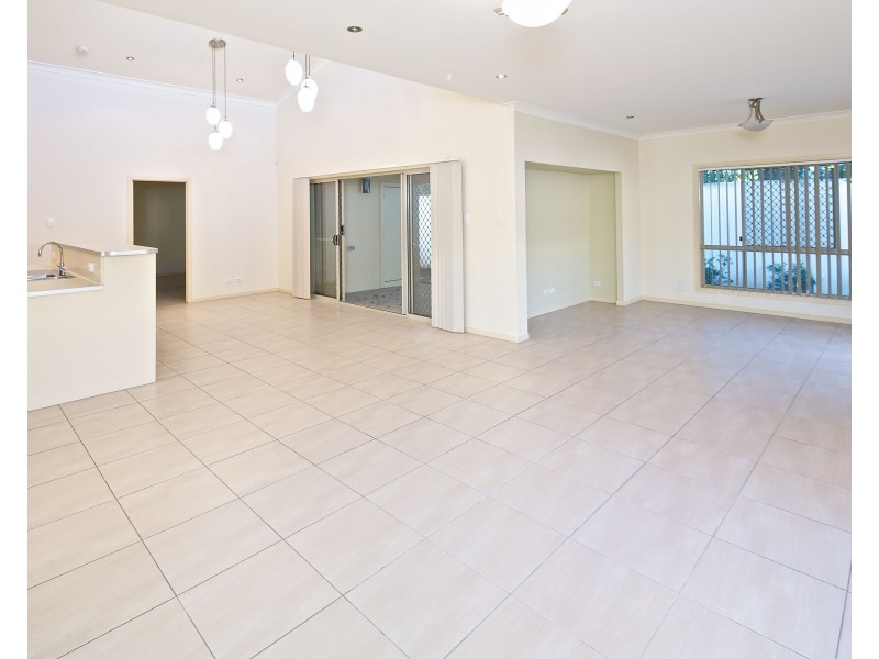 73 East Quay Drive, Biggera Waters QLD 4216