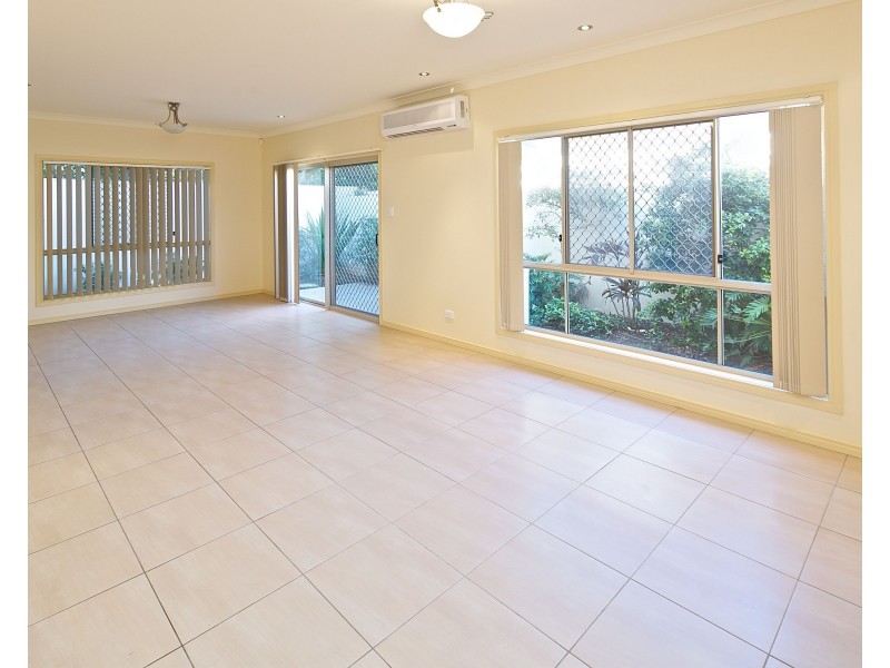 73 East Quay Drive, Biggera Waters QLD 4216