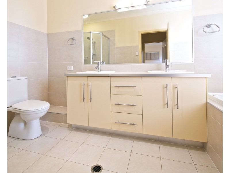 73 East Quay Drive, Biggera Waters QLD 4216