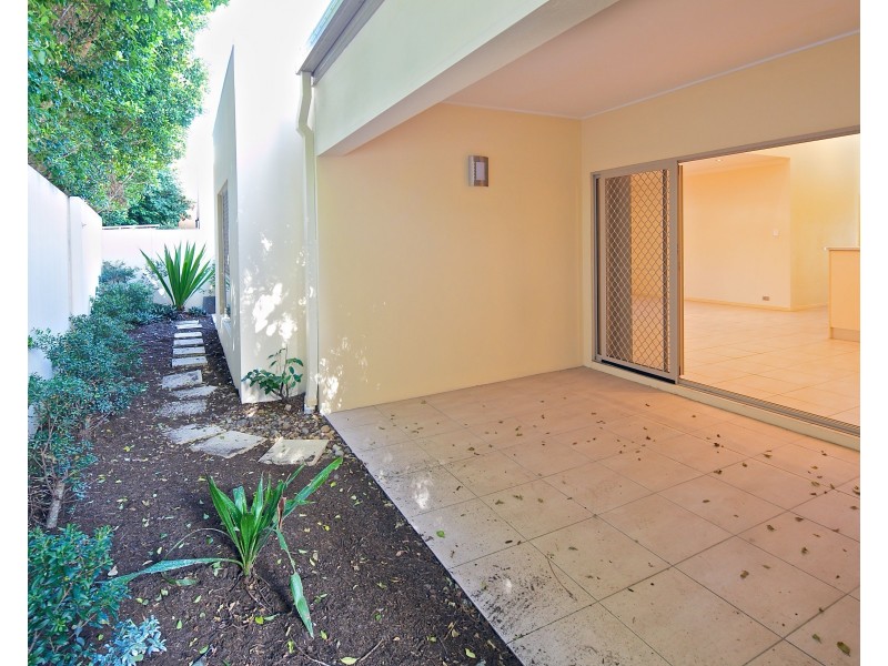 73 East Quay Drive, Biggera Waters QLD 4216