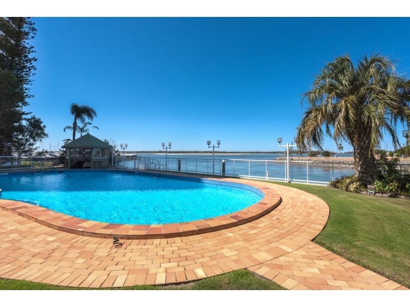 6D/5 Bayview Street, Runaway Bay QLD 4216