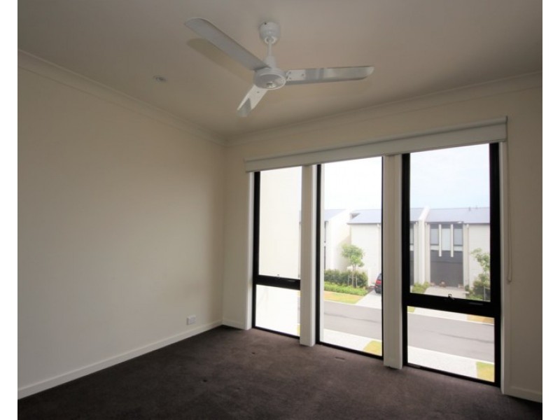 38/126 Marina Quays Boulevard, Hope Island QLD 4212