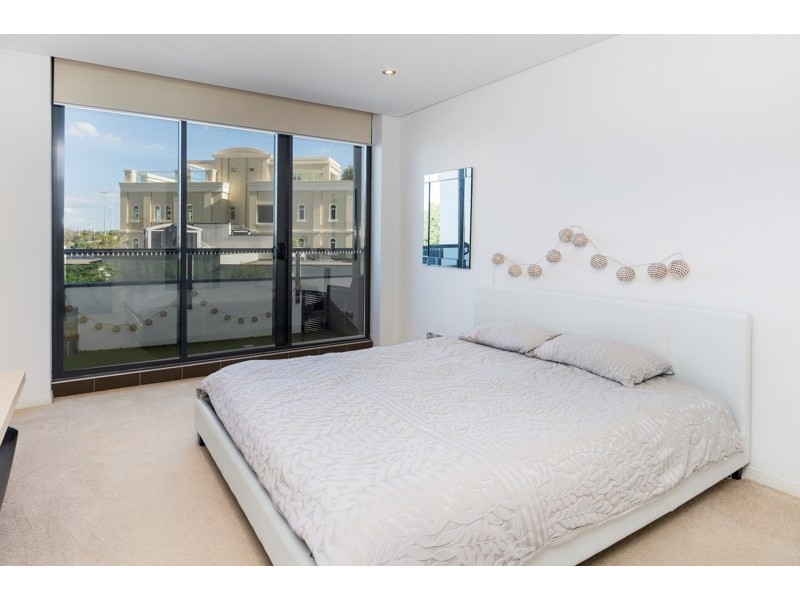 606/2 Aqua Street, Southport QLD 4215