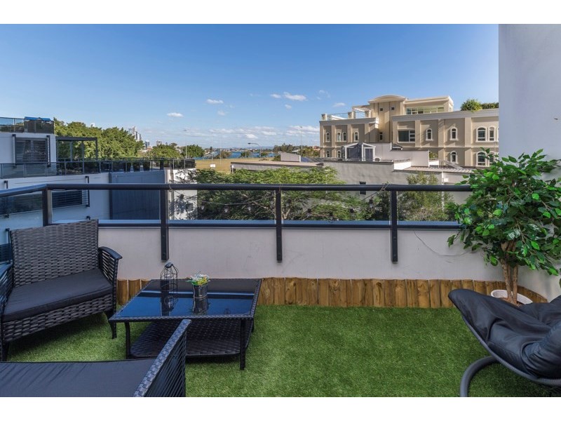 606/2 Aqua Street, Southport QLD 4215