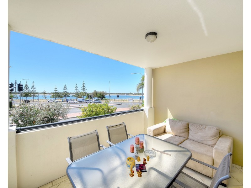 212/392 Marine Parade, Labrador QLD 4215