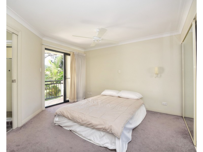 212/392 Marine Parade, Labrador QLD 4215
